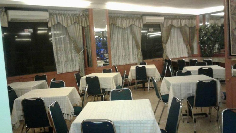 Plaza Hotel Harco Mangga Dua Jacarta Exterior foto