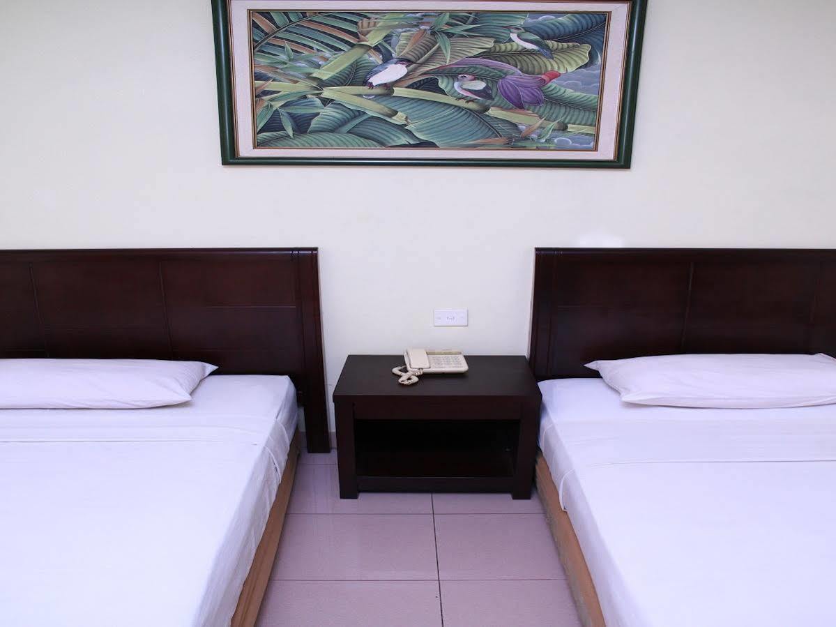 Plaza Hotel Harco Mangga Dua Jacarta Exterior foto