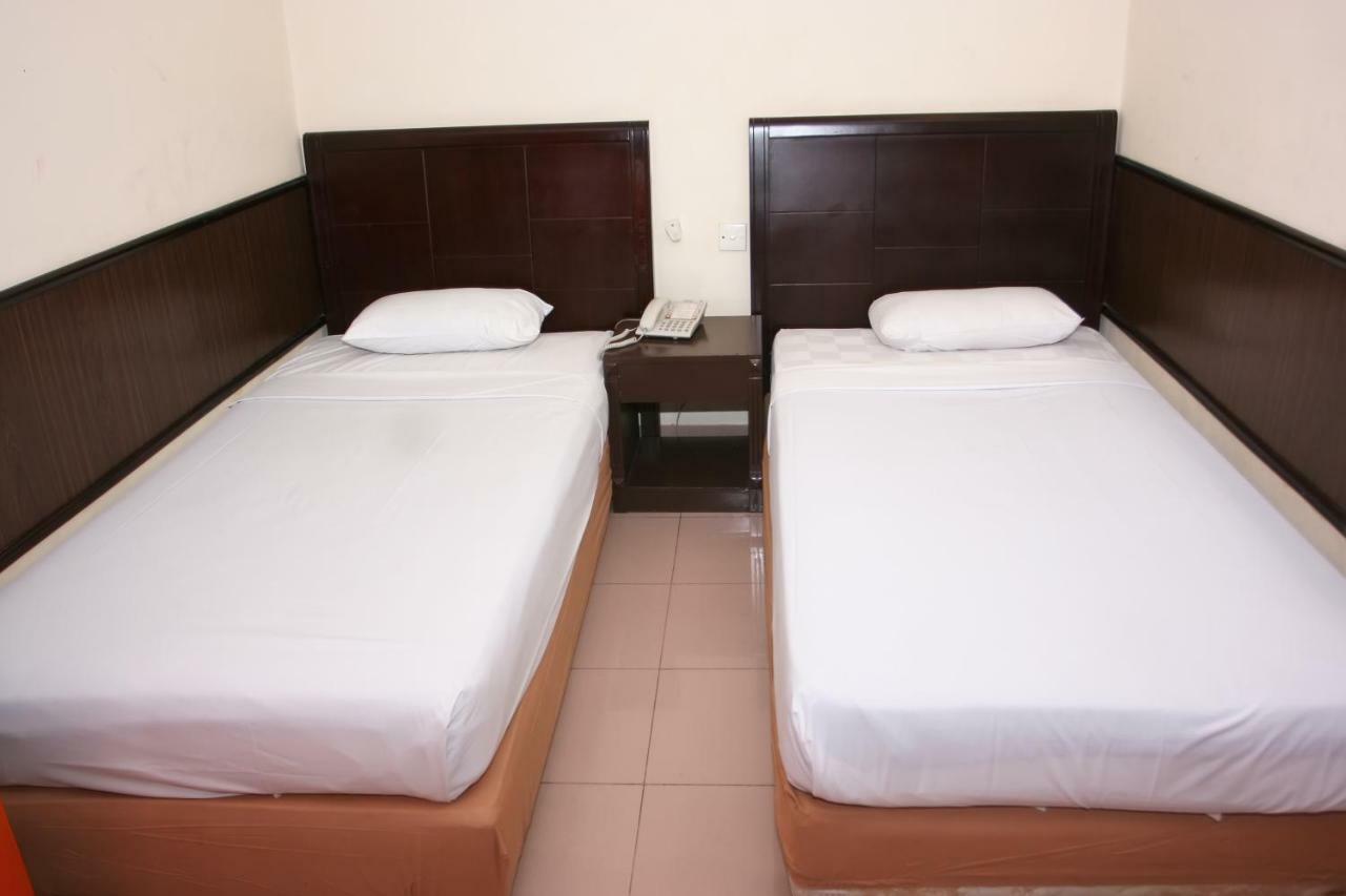 Plaza Hotel Harco Mangga Dua Jacarta Exterior foto