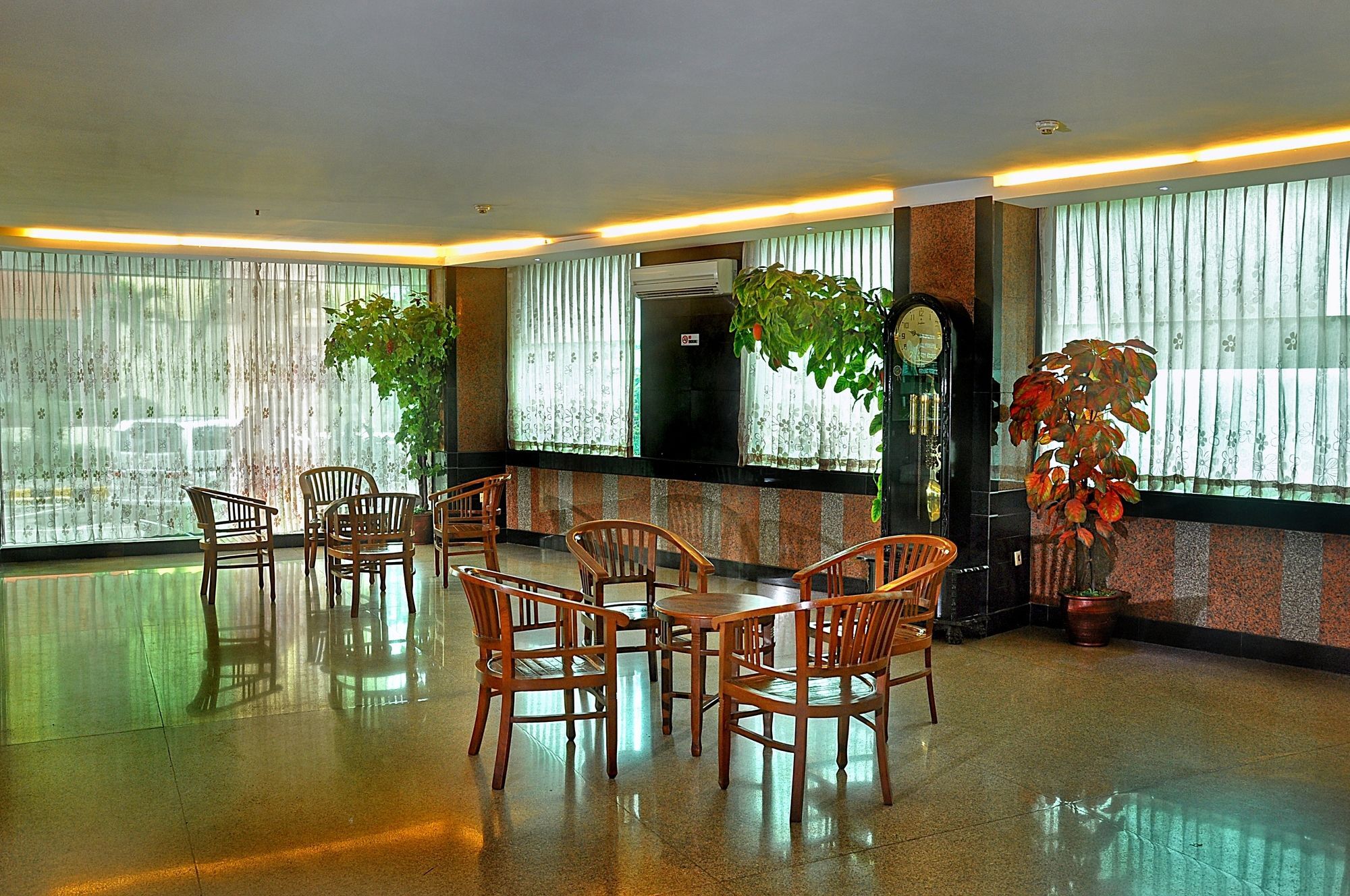 Plaza Hotel Harco Mangga Dua Jacarta Exterior foto